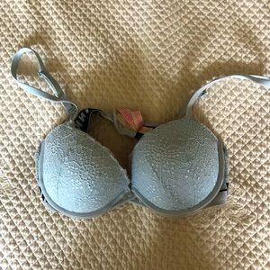 34d pink Victoria’s Secret light blue,lacy padded push up bra.
